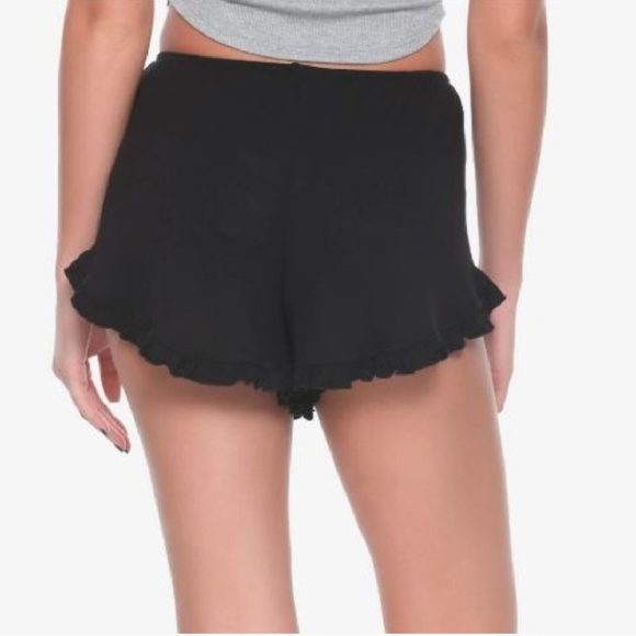 Nwt moon star ruffle black shorts - Picture 2 of 4